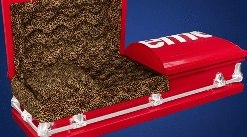 Más Allá del Streetwear: El Ataúd de Supreme y la Búsqueda de la Trascendencia en la Moda