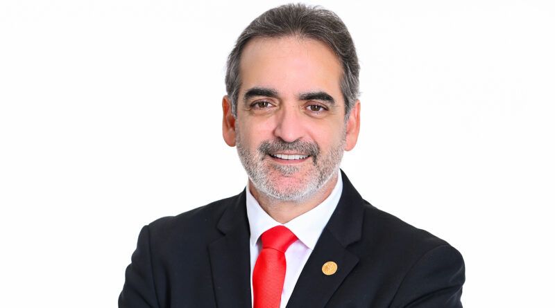 Carlos Cuéllar Aguilera – Formar talento para un país competitivo: la apuesta de la UPDS por la educación del futuro