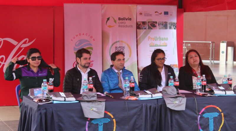 Coca-Cola Bolivia impulsa reciclaje en 20 estaciones clave