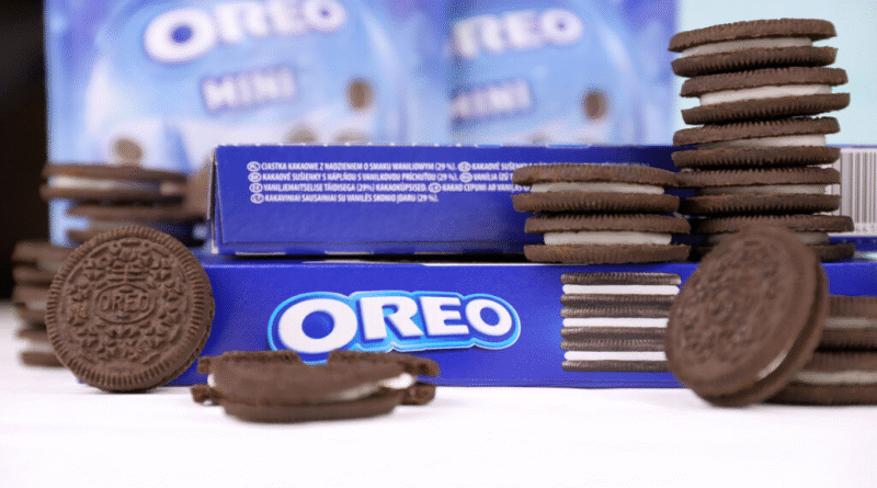 Oreo activa estrategia futbolera con Martinoli en Latinoamérica