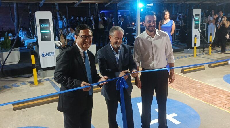 ElectroPoint lanza en Bolivia la primera red de carga súper rápida para vehículos eléctricos