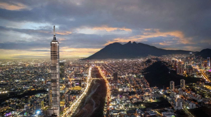 Torre Rise cambia el mapa inmobiliario con 484 metros